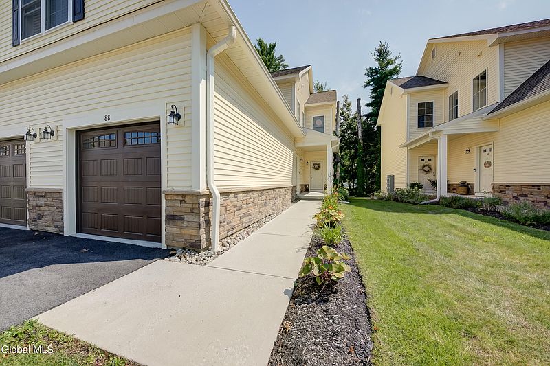 2nd image of 86 Cornerstone Drive
