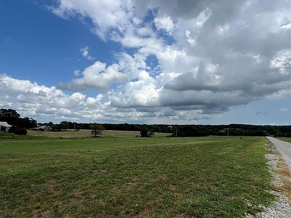 4th image of 29 Holt Farm Dr