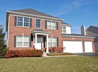 2501 Bluewater Dr, Wauconda, IL 60084