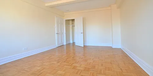 Rented by Manhattan Realty Group