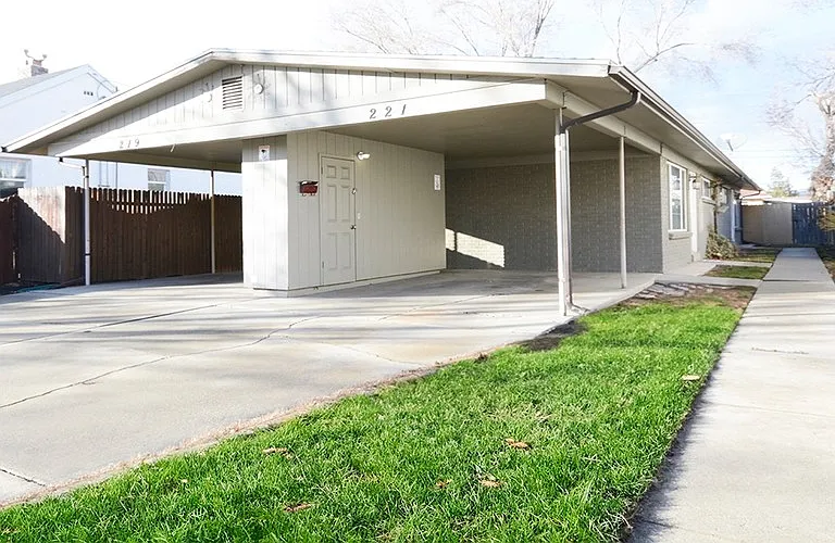219 E Southgate Ave #1 — Photo 2