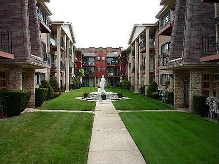 2nd image of 5325 Delphia Ave 326 #326