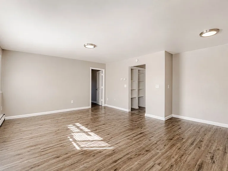 1422 Macon St — Photo 6