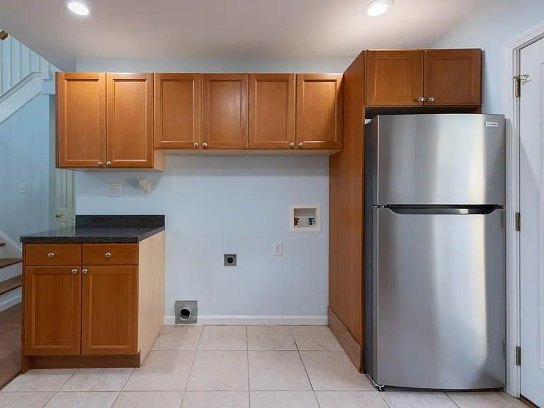 342 Mathews Ave NE #A — Photo 9