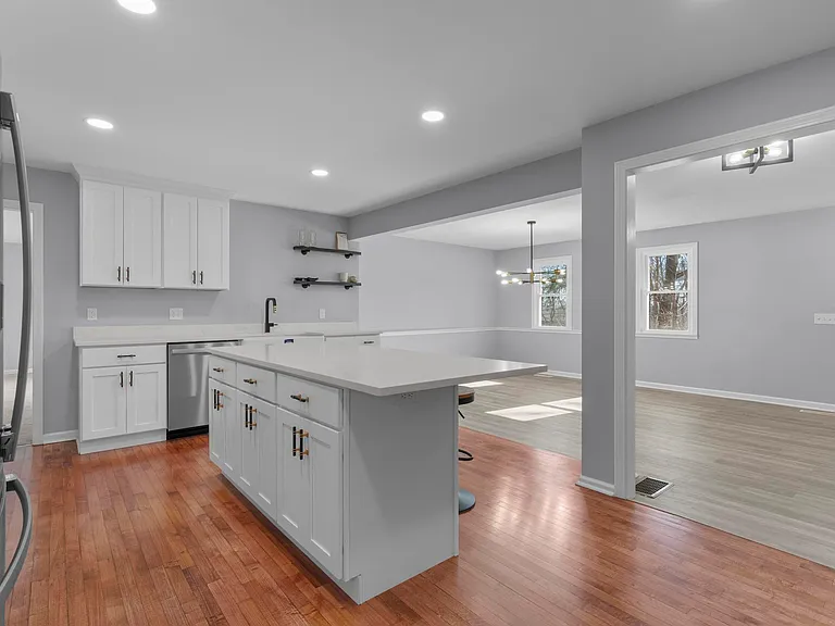 40 Harkness Dr — Photo 12