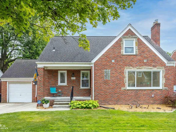 425 Madison St, Grosse Pointe Farms, MI 48236