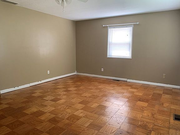 2nd image of 2320 Middleground Dr