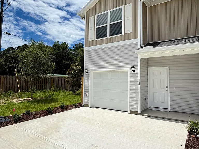 13 S Main Deck Dr — Photo 1
