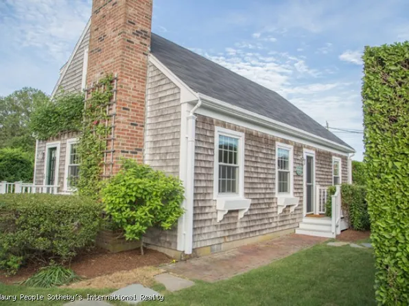 27 N Beach St, Nantucket, MA 02554