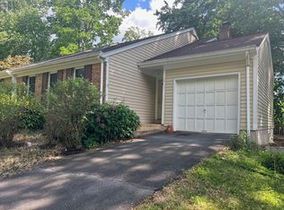 5911 Wood Sorrels Ct, Burke, VA 22015