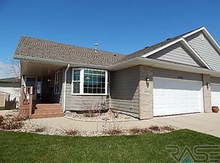 3303 S Goldenrod Ln, Sioux Falls, SD 57110