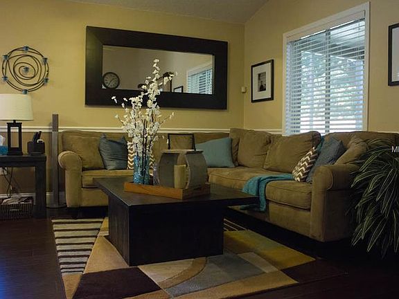 5th image of 3269 Montrose Cir