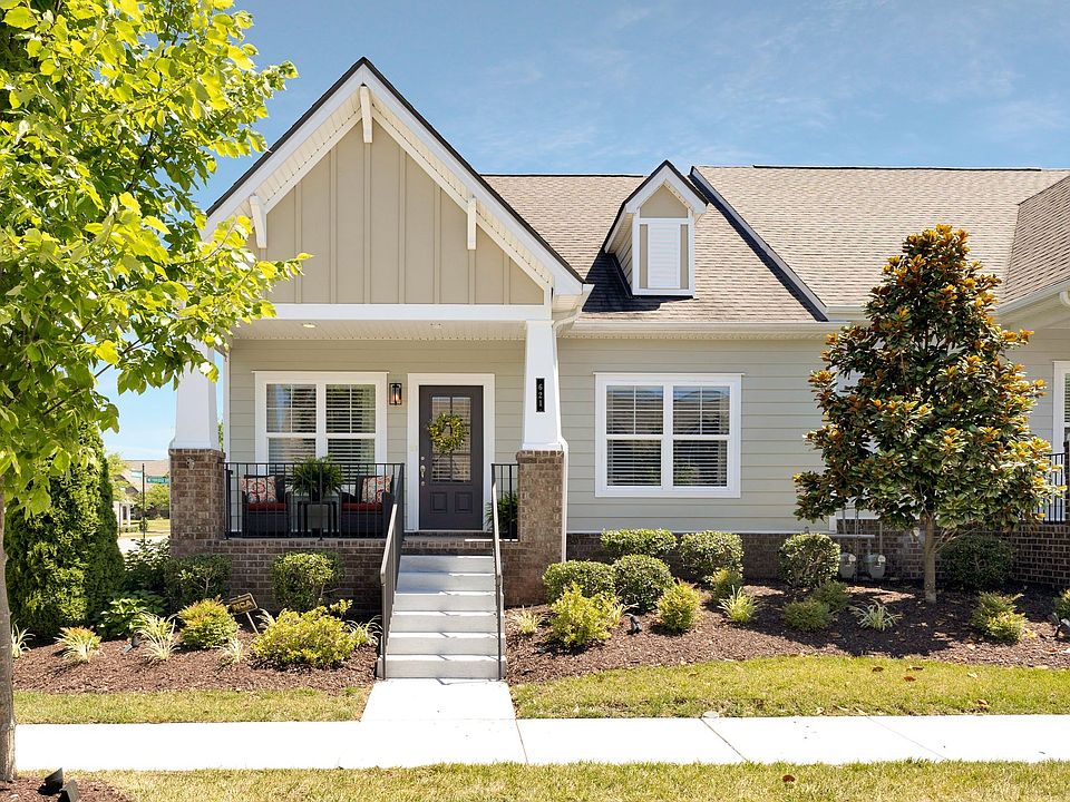 1st image of 621 Weybridge Dr
