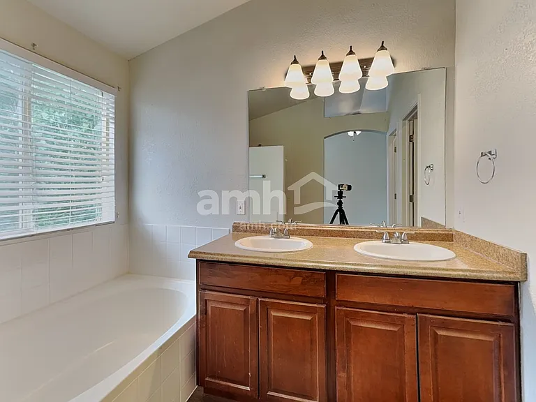 8433 Golden Eye Dr — Photo 10