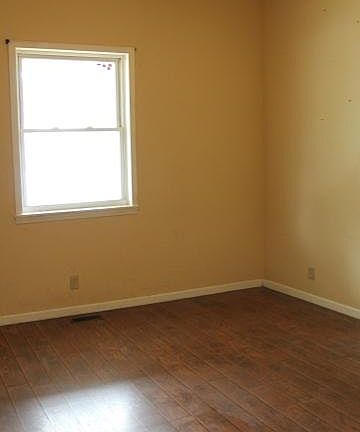 2nd image of 1107 Benton Ave