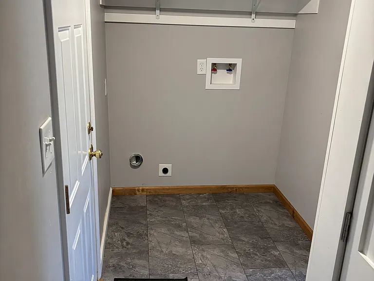 140 W 4th St #4 — Photo 7