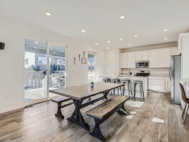 12885 Bay St — Photo 5