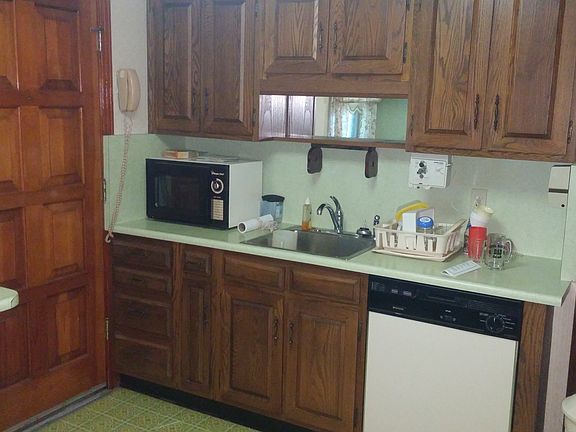 5th image of 5151 Witby Ave