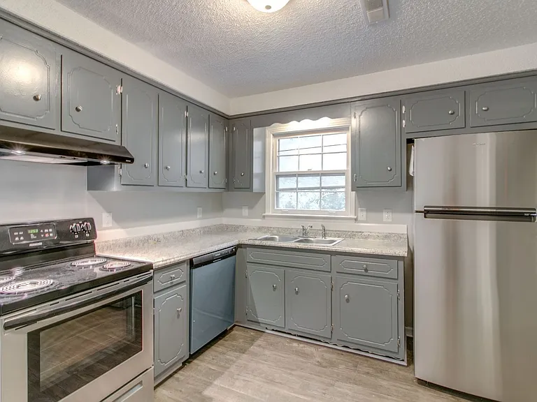 Bennett Dr - 103 — Photo 6