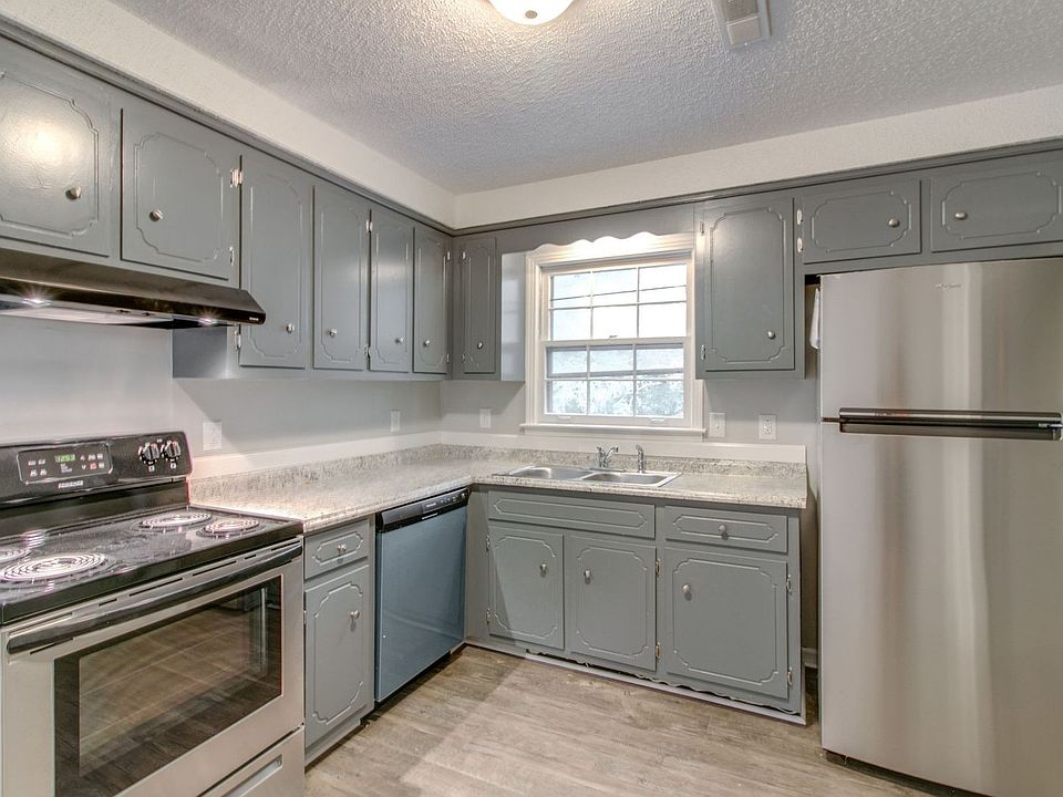 1st image of 103 Bennett Dr APT A
