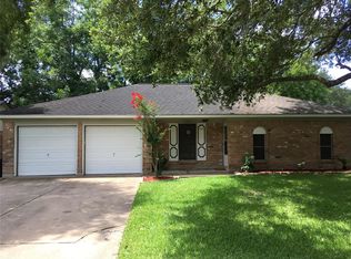 504 S Bend Dr, Alvin, TX 77511