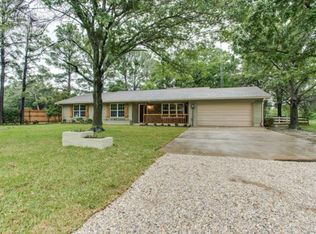 105 Kiowa Dr S, Lake Kiowa, TX 76240