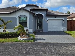 15717 SW 80th Ln, Miami, FL 33193