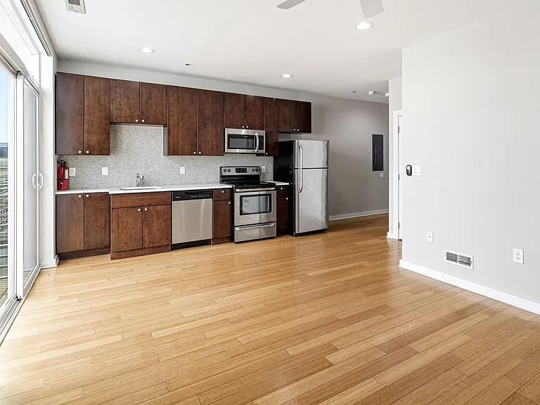 811 N 2nd St — Photo 8