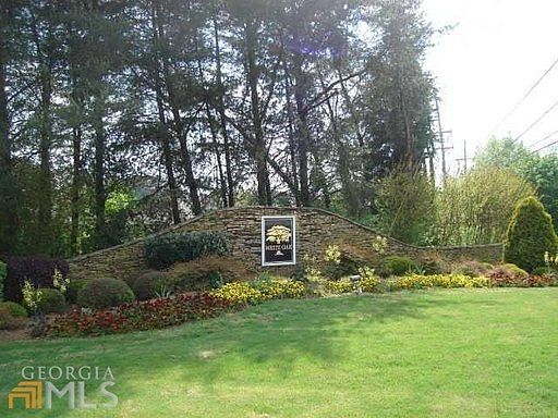 3rd image of 690 White Oak Dr