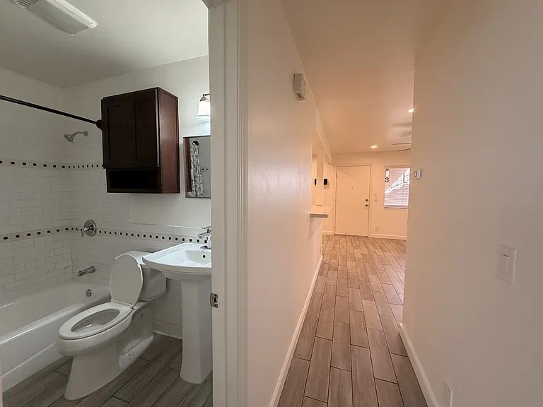 2843 C St #5 — Photo 15