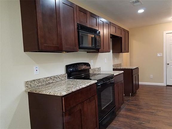 3rd image of 313 Lake Park Ave