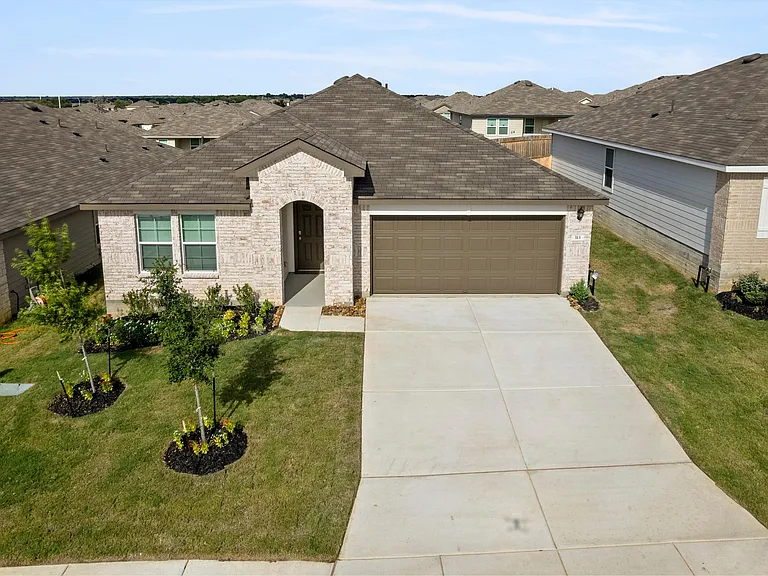 313 Cottonmouth Ln — Photo 1