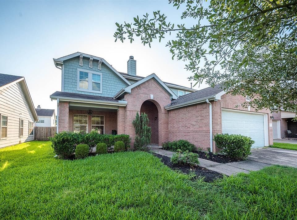 1st image of 15819 Vinemoss Ln