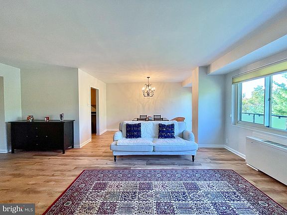 5th image of 4201 Cathedral Ave NW APT 706W