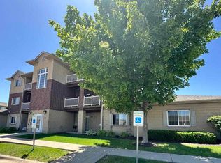 460 Bradley Pl UNIT 8, North Liberty, IA 52317