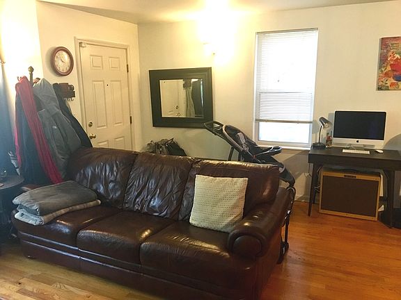 4th image of 1109 N Crosby St APT A