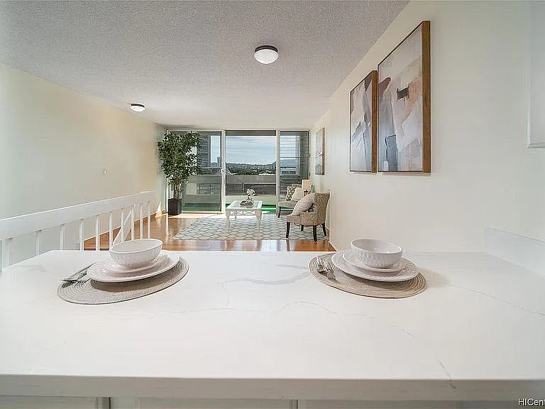 555 University Ave #603 — Photo 8