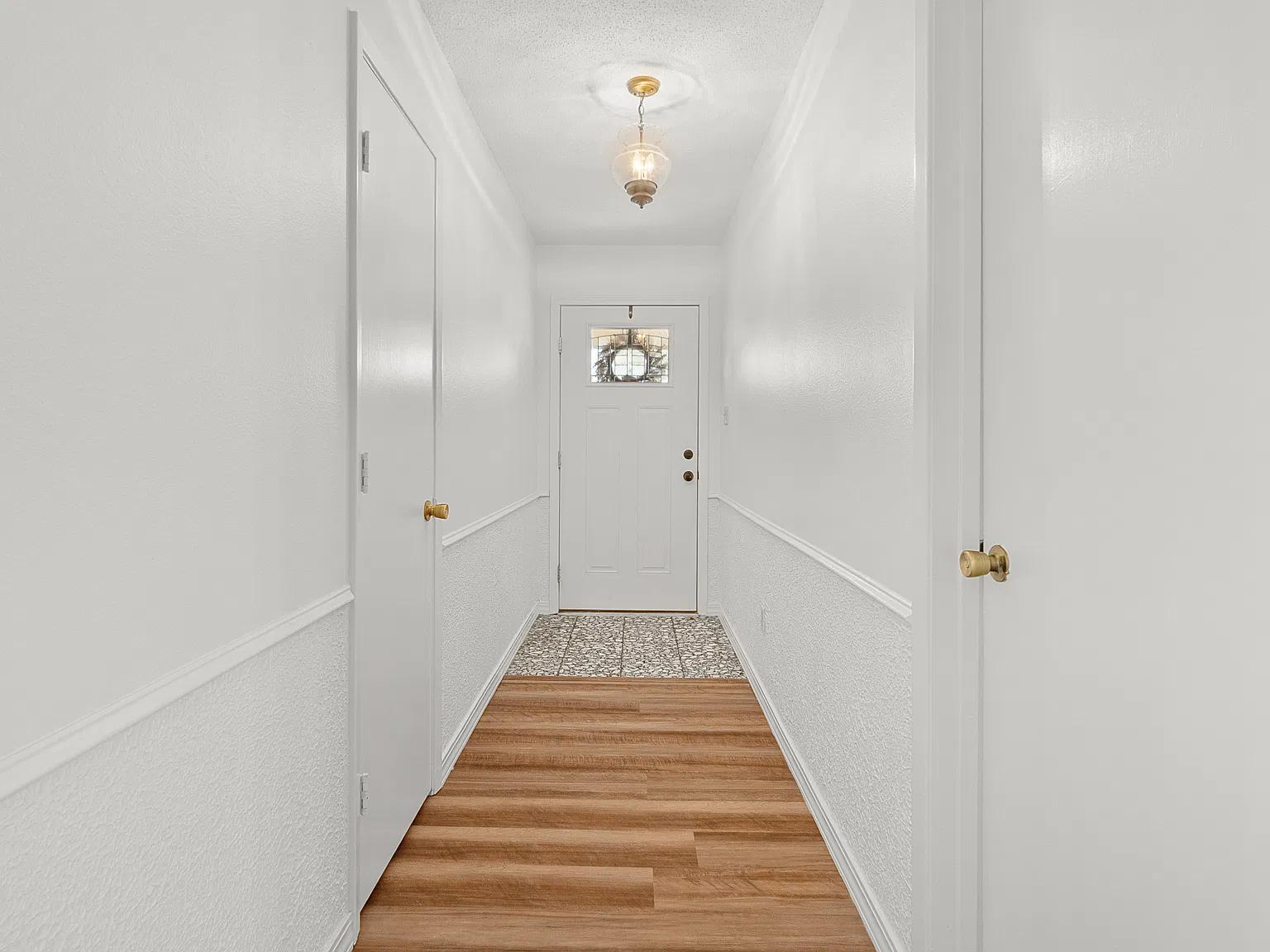 1116 Oakhurst — Photo 4