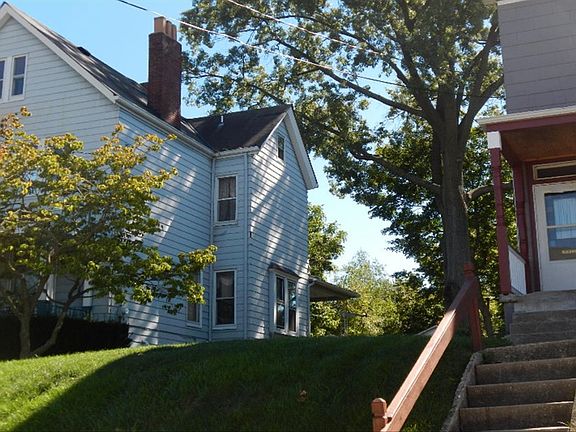 3rd image of 2023 Lawrence Ave
