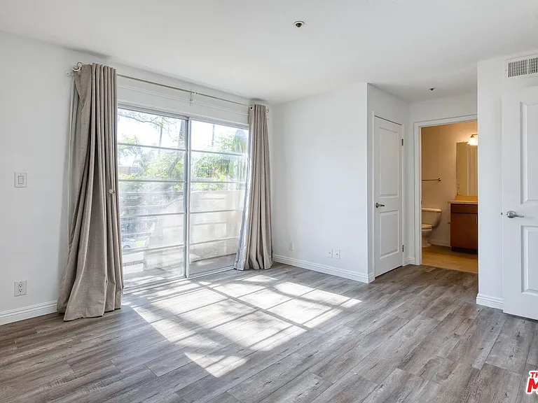 345 S Alexandria Ave #224 — Photo 6