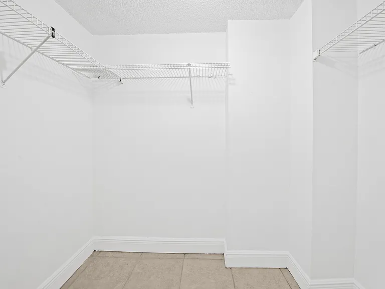 140 Lakeview Dr #103 — Photo 20