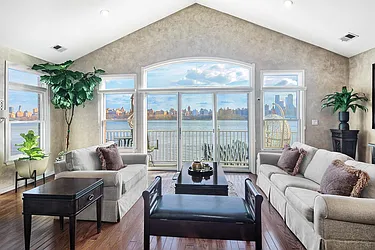 48 Lydia Drive  image 1 of 31