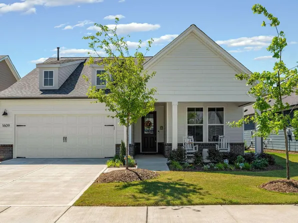 1609 Plover Cir, Fuquay Varina, NC 27526