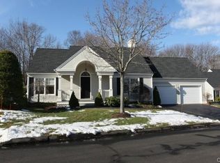 3 Hackamore Cir, Middlebury, CT 06762