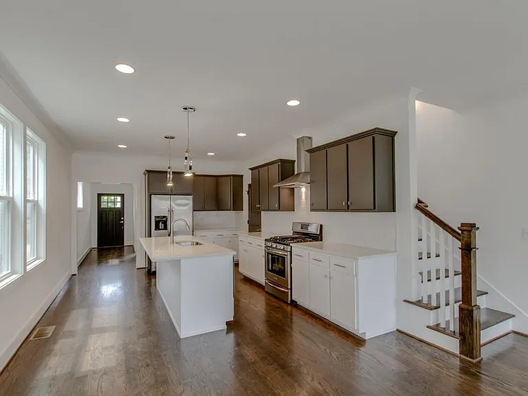 6214A New York Ave — Photo 9