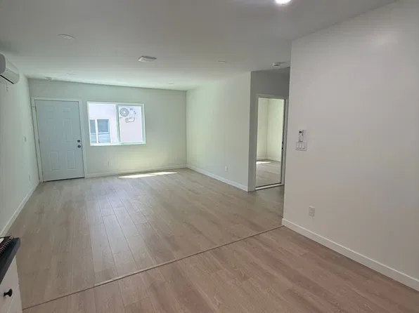 Beautiful 2 bedroom! Don't Miss out, 244 1/2 E 97th St, Los Angeles, CA 90003