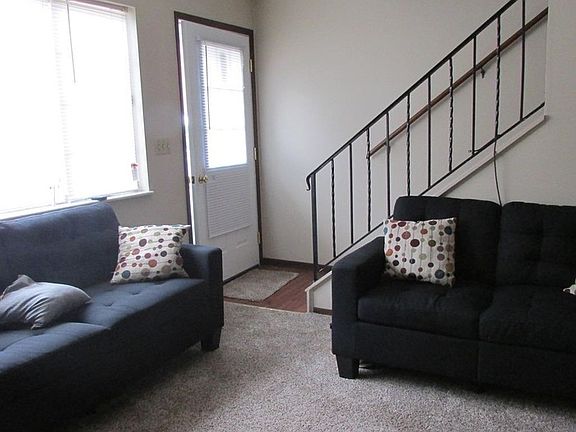 3rd image of 401 Tracy Ln APT 4