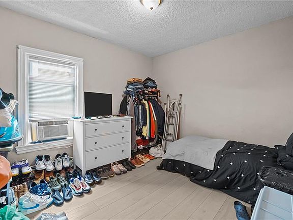 5th image of 76 Slater St