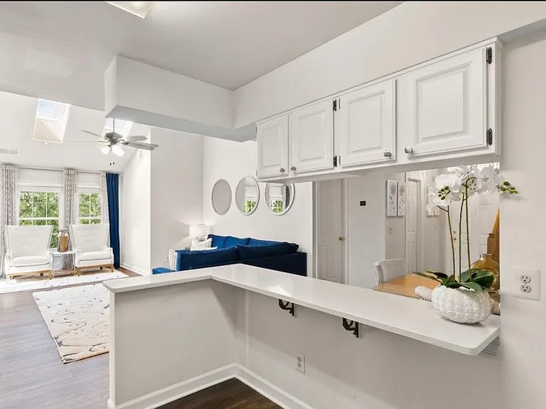 8115 Lacy Dr #304 — Photo 9