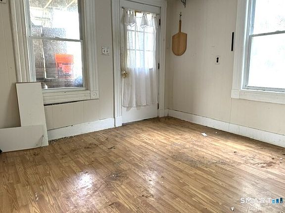 5th image of 49 Locke Street